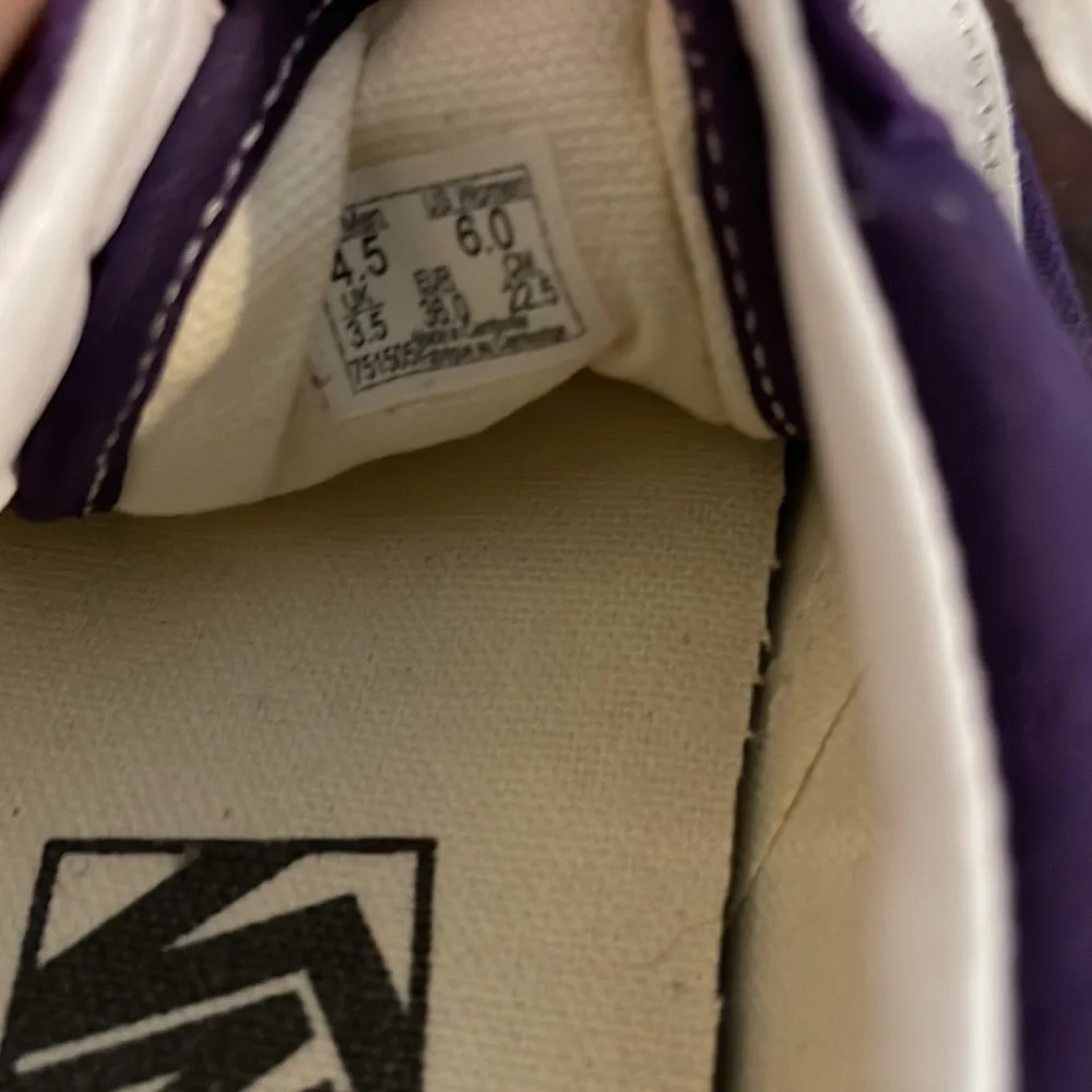 Vans - Picture 3 of 3